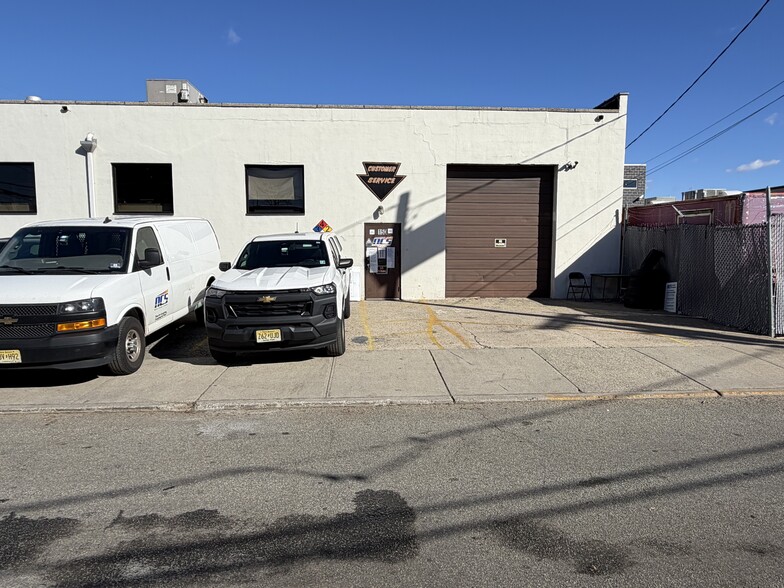 More Photos Of 150 Green St, Hackensack Manufacturing For Sale