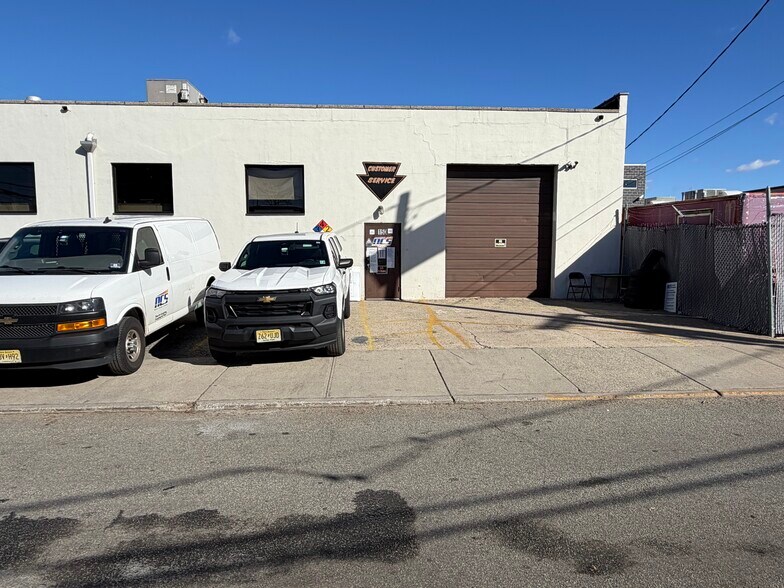 More Photos Of 150 Green St, Hackensack Manufacturing For Lease