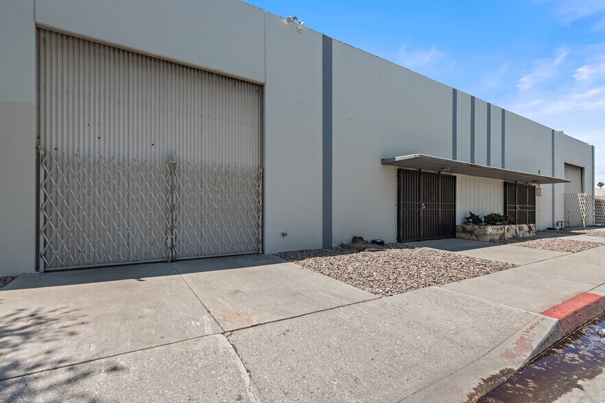 More Photos Of 7200-7240 Adams St & Texaco Ave, Paramount Warehouse For Sale