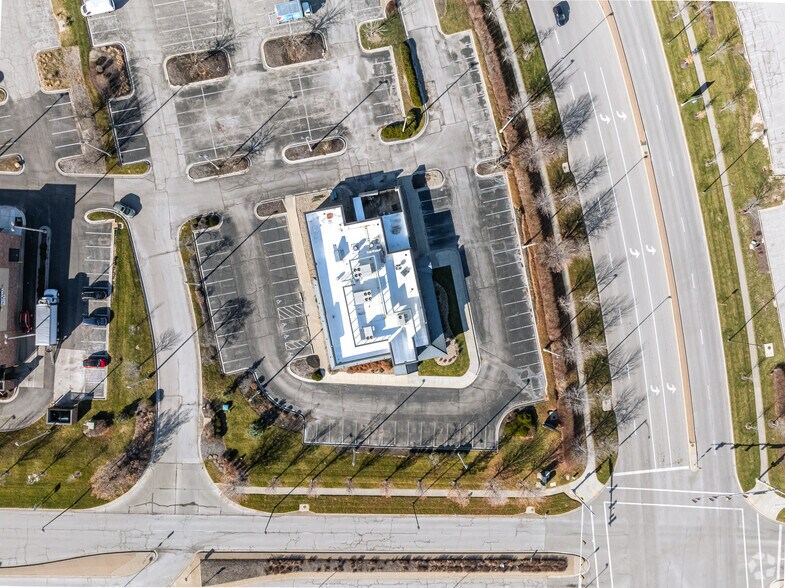 More Photos Of 1700 Village West Pky, Kansas City Restaurant For Lease