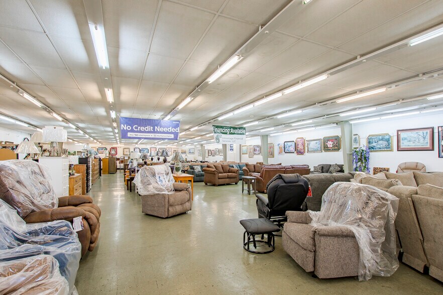 More Photos Of 12282 Highway 431, Saint Amant Storefront Retail Office For Sale