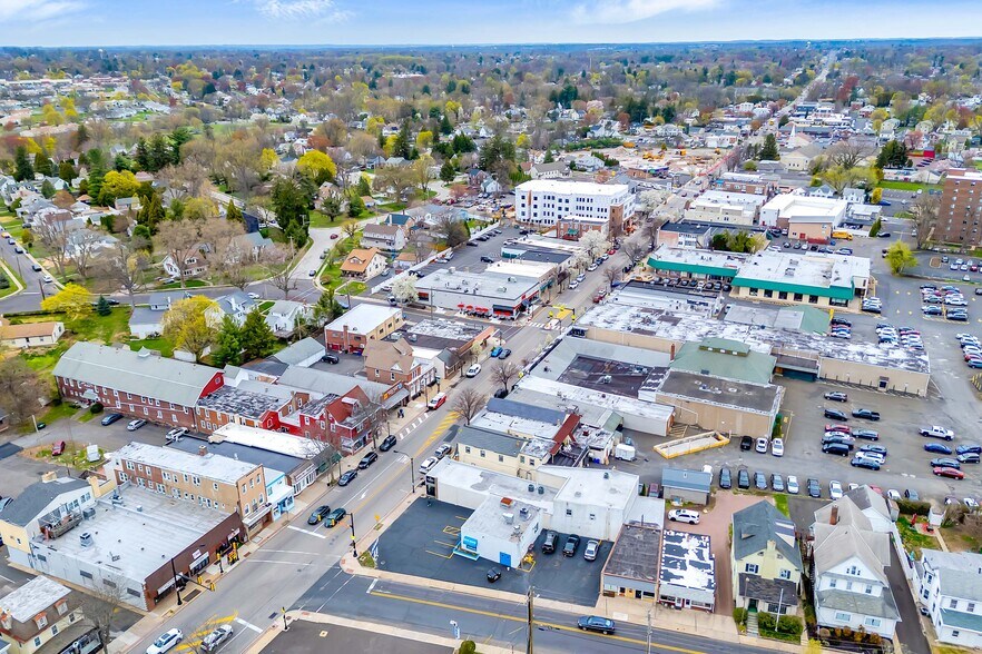 More Photos Of 124 S York Rd, Hatboro Office For Sale