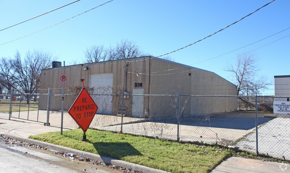 More Photos Of 328 Greenleaf St, Fort Worth Warehouse For Lease