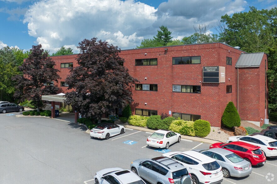 More Photos Of 511 W Grove St, Middleborough Medical For Sale
