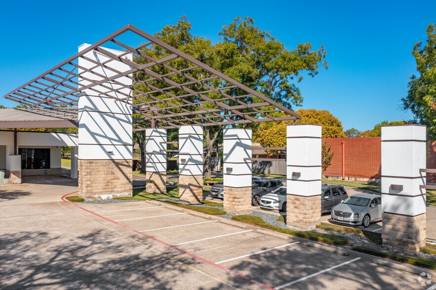 More Photos Of 3030 S Cooper St, Arlington Medical For Sale