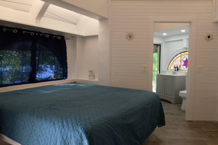 More Photos Of , Big Pine Key Unknown For Sale