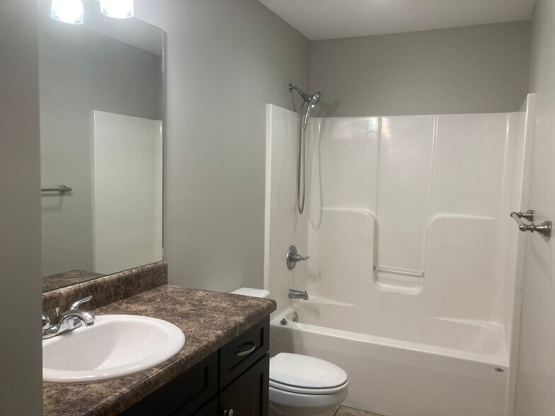 More Photos Of 615 Glade Fern Way, Tifton Apartments For Sale