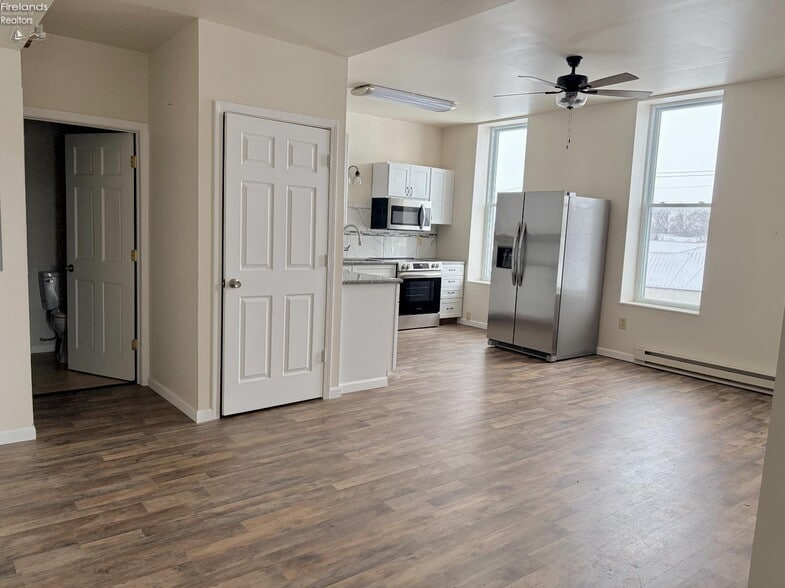 More Photos Of 110 Railroad St, Clyde Restaurant For Sale