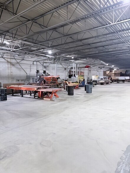 More Photos Of 15201 NW 34th Ave, Opa-locka Warehouse For Lease