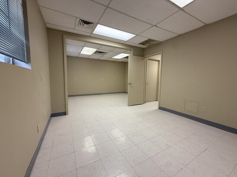 More Photos Of 4521 S Staples St, Corpus Christi Medical For Lease