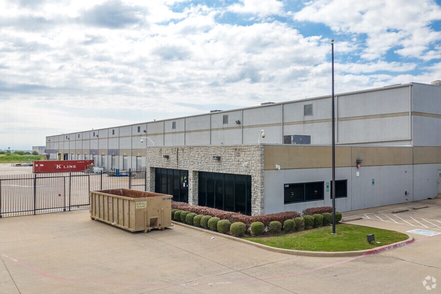 More Photos Of 6601 Will Rogers Blvd, Fort Worth Warehouse For Sale