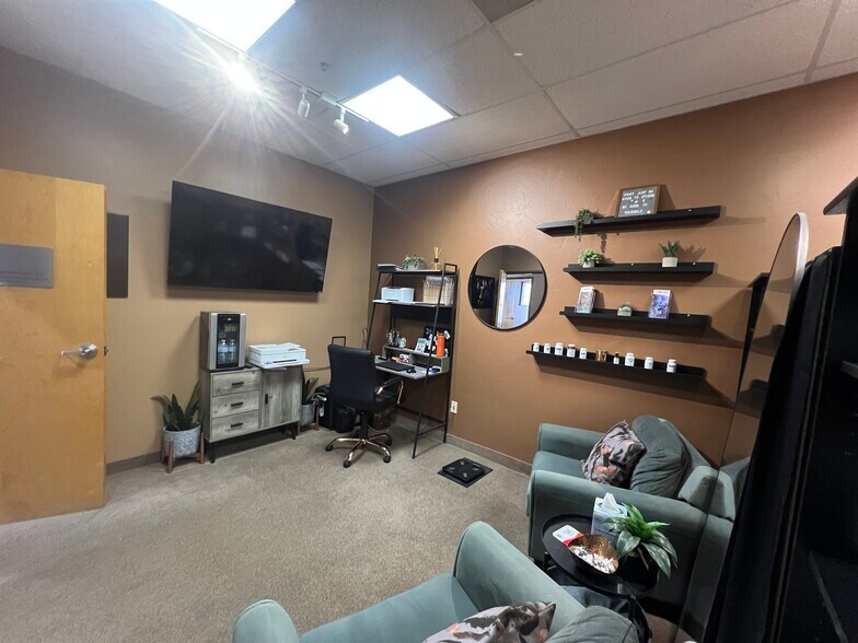 More Photos Of 2292 W Magee Rd, Tucson Coworking Space