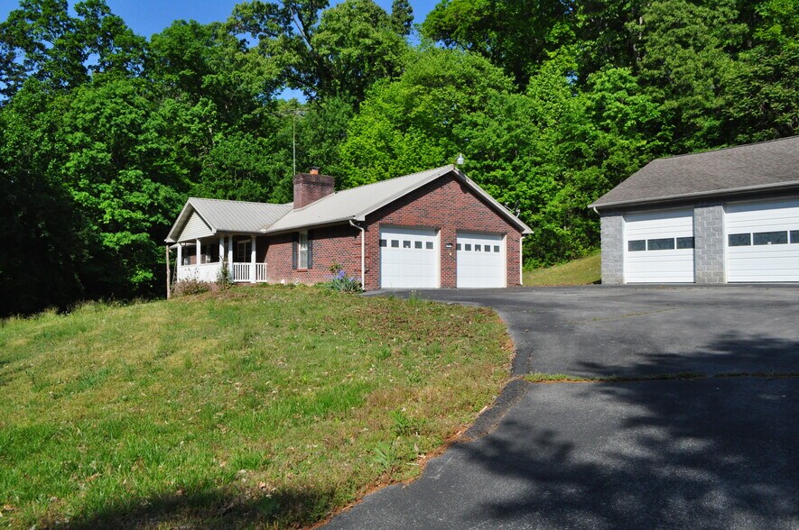 More Photos Of 6447 Rutledge Pike, Knoxville Office For Sale