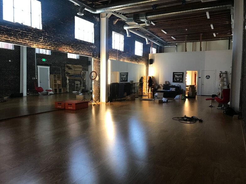 More Photos Of 2861 W Avenue 35, Glassell Park Storefront Retail Office For Lease