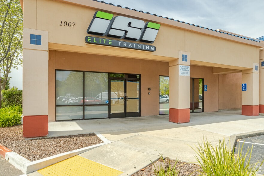 More Photos Of 1007 E Bidwell St, Folsom Storefront For Lease