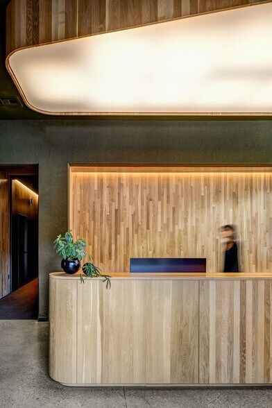 More Photos Of 17449 SW Boones Ferry Rd, Lake Oswego Medical For Sale