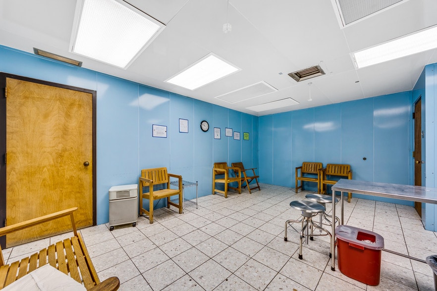More Photos Of 8345 Walnut Hill Ln, Dallas Medical For Sale