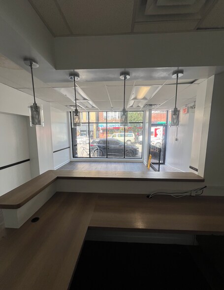 More Photos Of 1719 W 18th St, Chicago Storefront Retail Residential For Lease