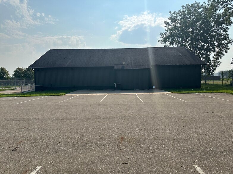 More Photos Of 2233 N Burdick St, Kalamazoo Freestanding For Sale