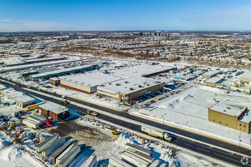 More Photos Of 7825-7829 Blvd Henri-Bourassa E, Montréal Light Manufacturing For Sale
