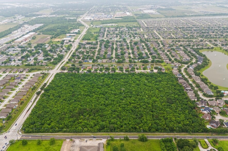 More Photos Of 4835 Magnolia Parkway, Pearland Land For Sale