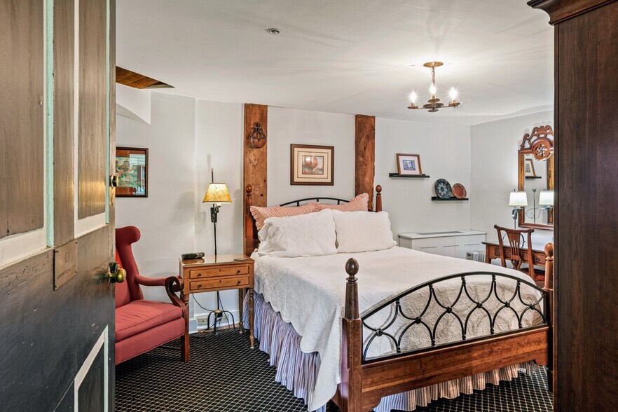 More Photos Of 803 S Main St, Winston-Salem Hospitality For Sale