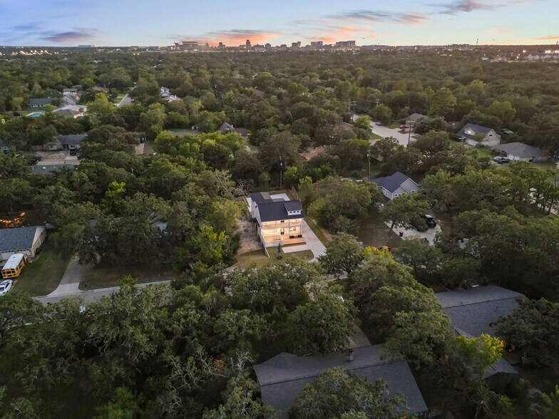 More Photos Of 1104 Berkeley St, College Station Land For Sale