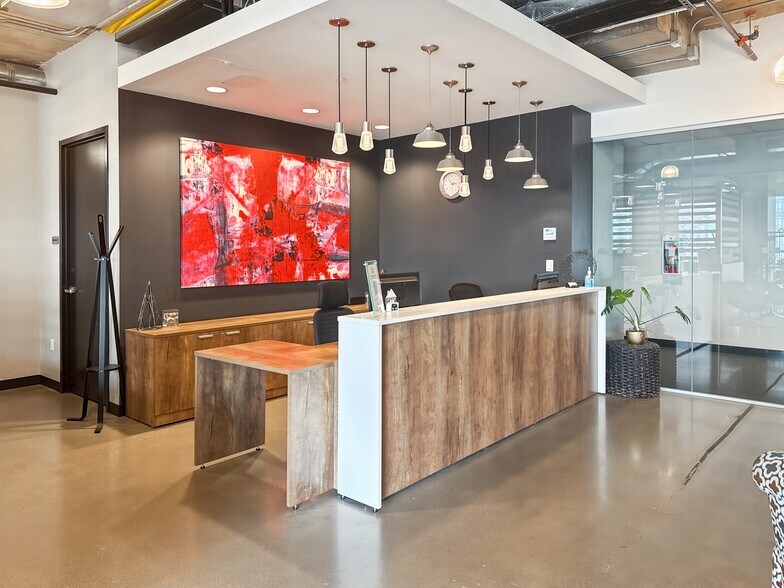 More Photos Of 4402 Skyline Dr, Burnaby Coworking Space