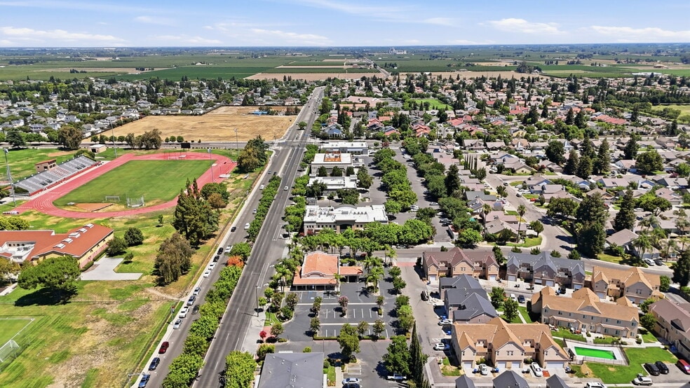 More Photos Of 3700 Geer Rd, Turlock Bank For Lease
