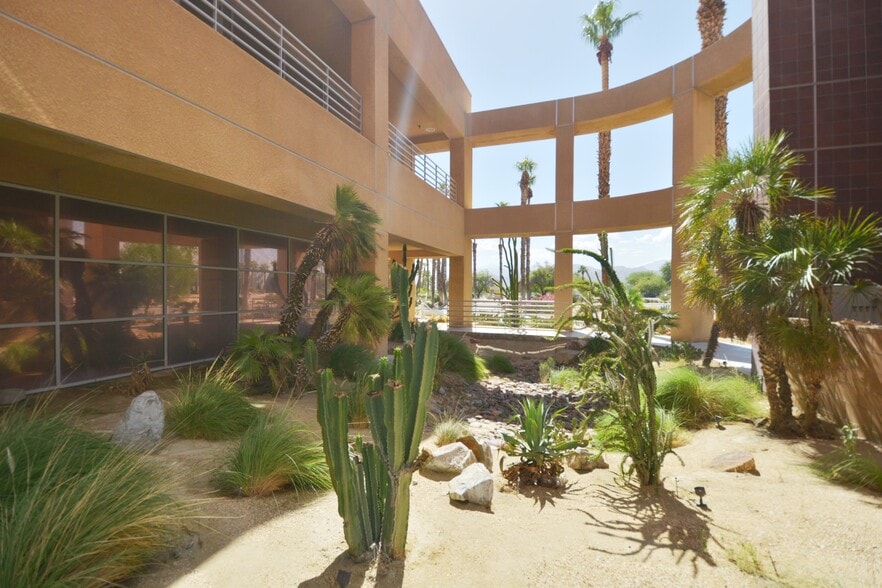More Photos Of 750 N Gene Autry Trl, Palm Springs Showroom For Sale