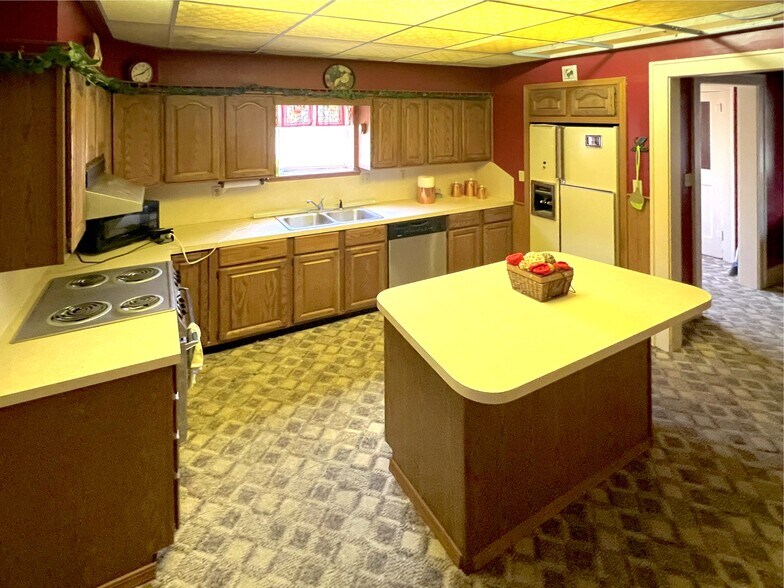 More Photos Of 621 E Broadway St, Altus Office Residential For Sale