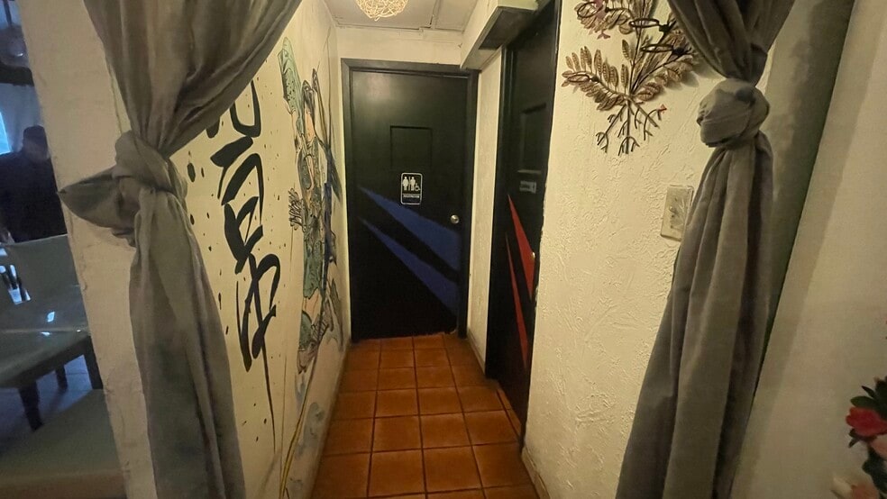 More Photos Of Manhattan Avenue Ave @ Norman Avenue, Brooklyn General Retail For Lease