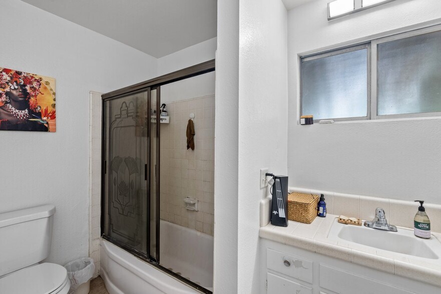 More Photos Of 7614 Mason Ave, Winnetka Multifamily For Sale