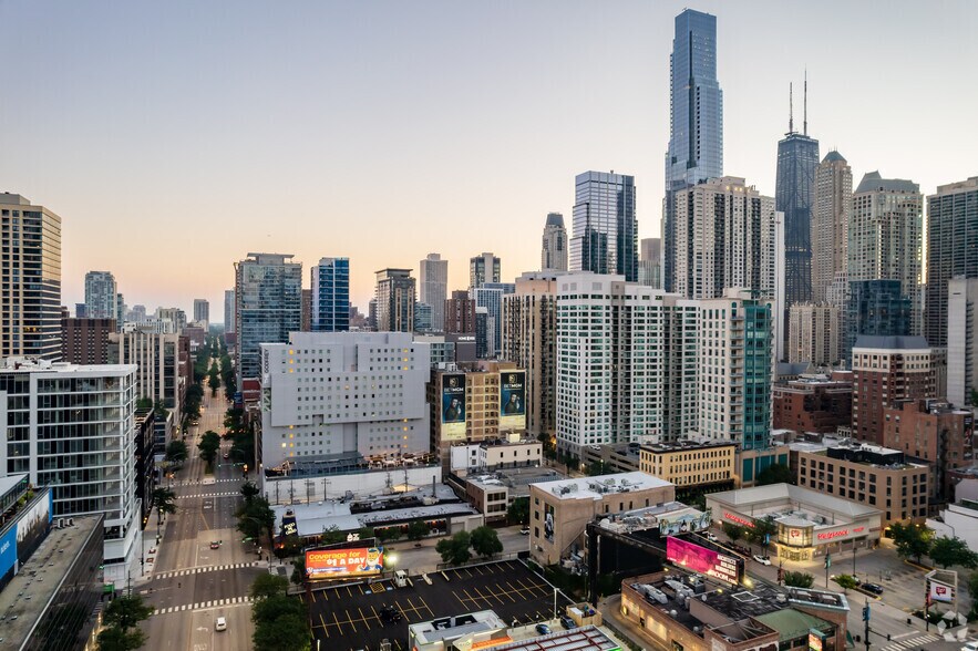 More Photos Of 111 W Huron St, Chicago Hotel For Lease