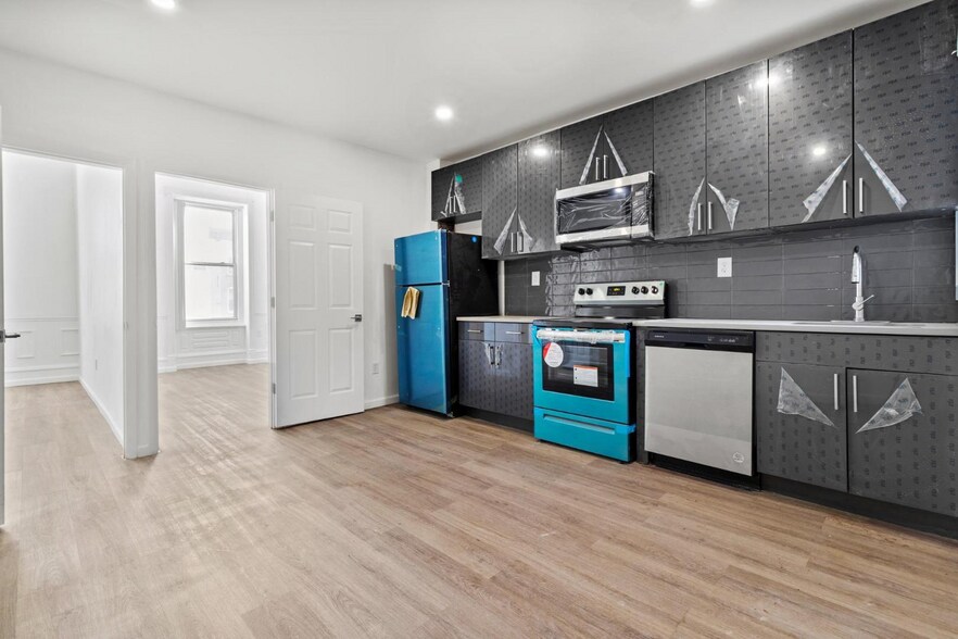More Photos Of 1602 S Broad St, Philadelphia Office Residential For Sale