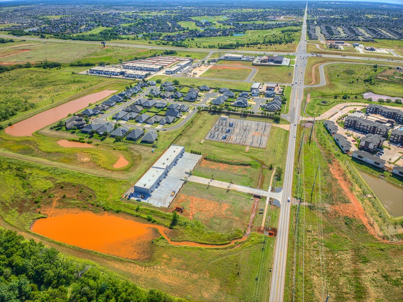 More Photos Of 4009 NW 164th St, Edmond Industrial For Sale