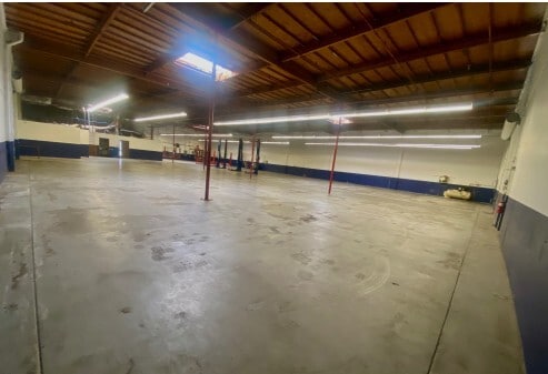 More Photos Of 15751 Chemical Ln, Huntington Beach Manufacturing For Lease