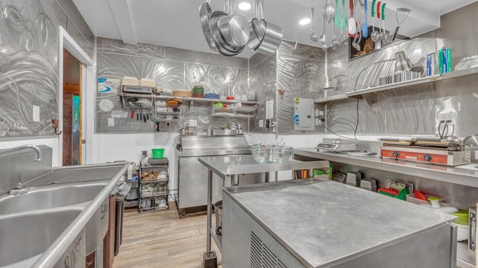 More Photos Of 908 Michigan Ave, Sheboygan Bar For Sale