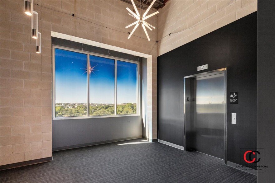 More Photos Of 211 S Brown St, Round Rock Medical For Sale