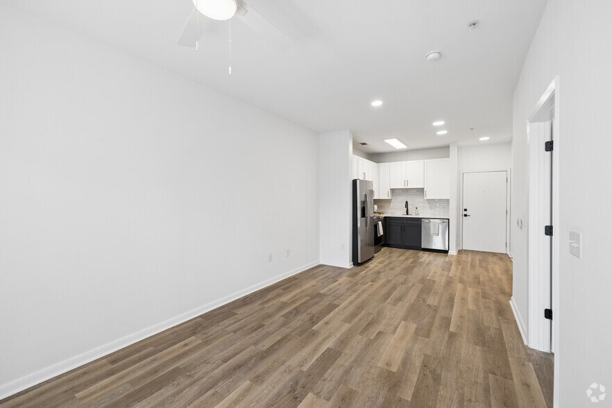 More Photos Of 725-735 Coleman Blvd, Mount Pleasant Apartments For Lease