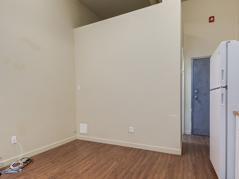 More Photos Of 122 5 St S, Lethbridge Apartments For Sale