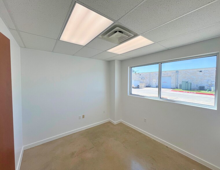 More Photos Of 2000 Windy Ter, Cedar Park Warehouse For Lease