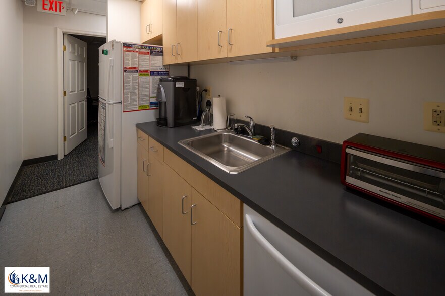 More Photos Of 4151-4165 Chain Bridge Rd, Fairfax Office For Sale