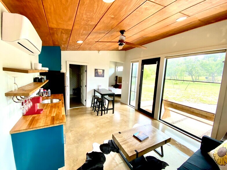 More Photos Of 405 Martin rd, Dripping Springs Specialty For Sale