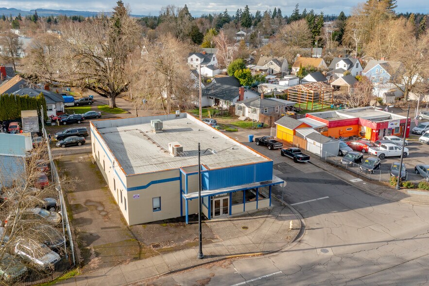 Primary Photo Of 2195 Fairgrounds Rd NE, Salem Freestanding For Lease