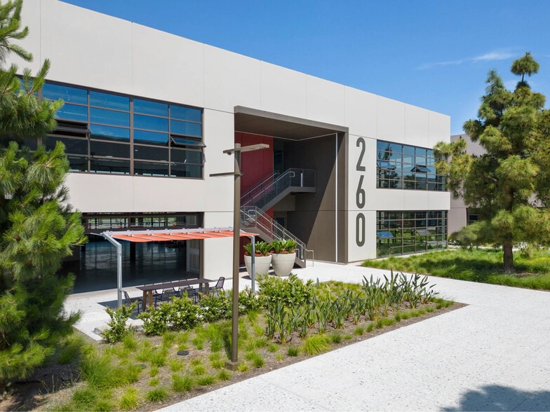 More Photos Of 100 Progress, Irvine Unknown For Lease