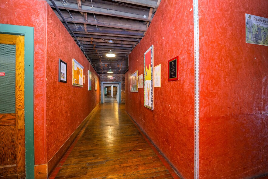 More Photos Of 923 N E St, Richmond Storefront For Sale