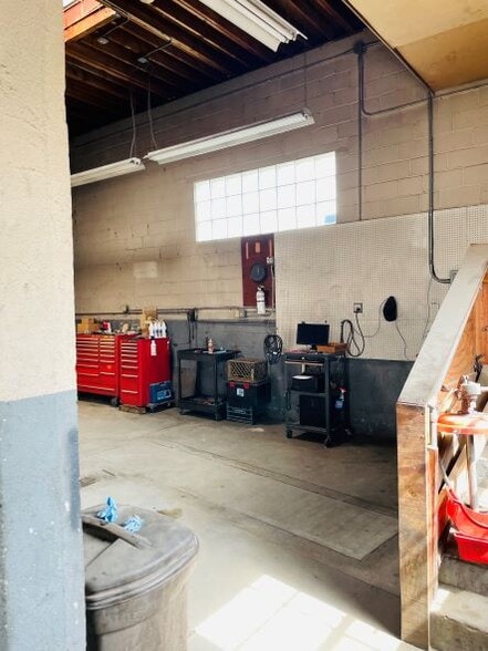 More Photos Of 73 Cedar Swamp Rd, Glen Cove Auto Repair For Sale