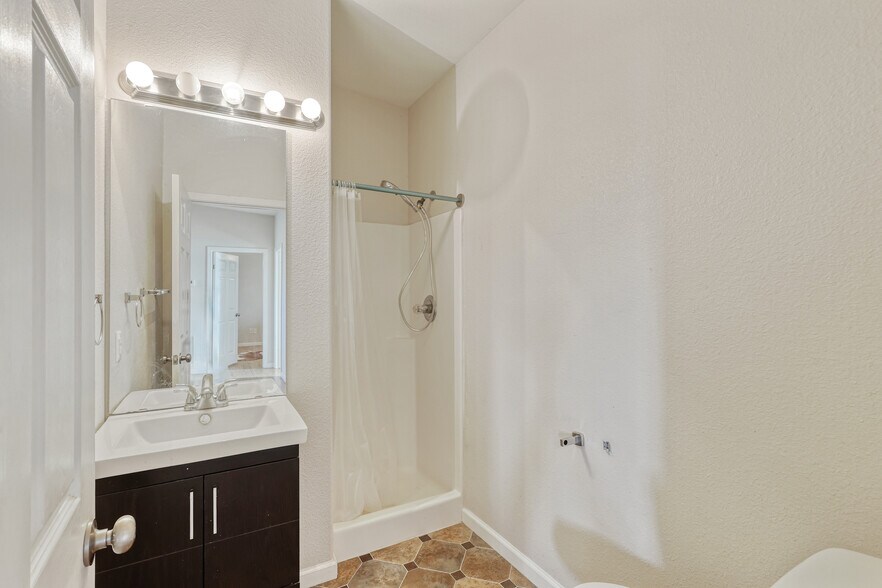 More Photos Of 1105 N 13th St, Alpine Apartments For Sale