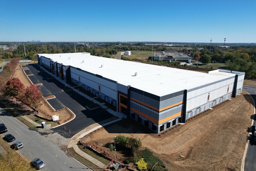 More Photos Of 3480 Stateview Blvd, Fort Mill Unknown For Lease